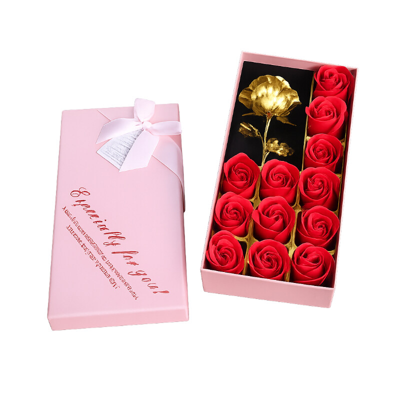 12 vnt. muilo rožių dovanų dėžutė ir dekoratyvine auksine gėle